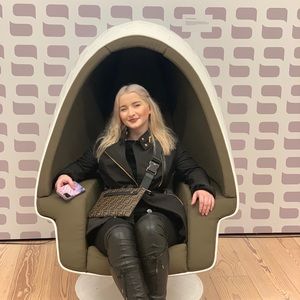 Meet your Posher, Suzanne